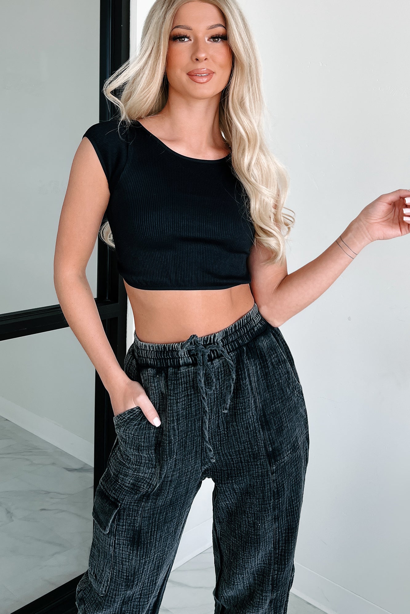 Santana Ribbed Scoop Back Crop Top (Black)